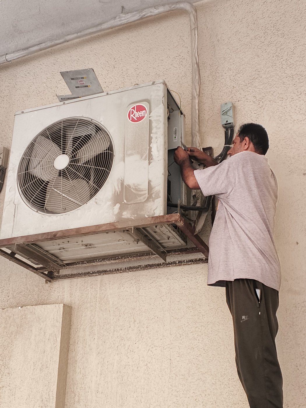 Same-day appliance repair by Smart AC Repair in Rolla, Sharjah