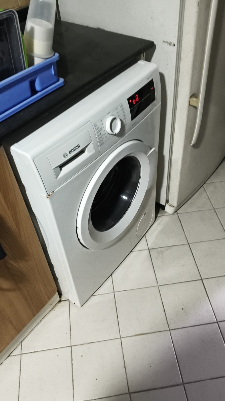 Repairing a Bosch front-load washing machine in Dubai