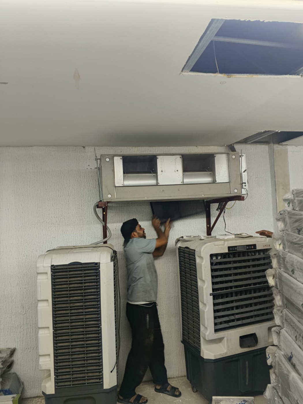 Servicing a ducted / concealed AC unit in Dubai
